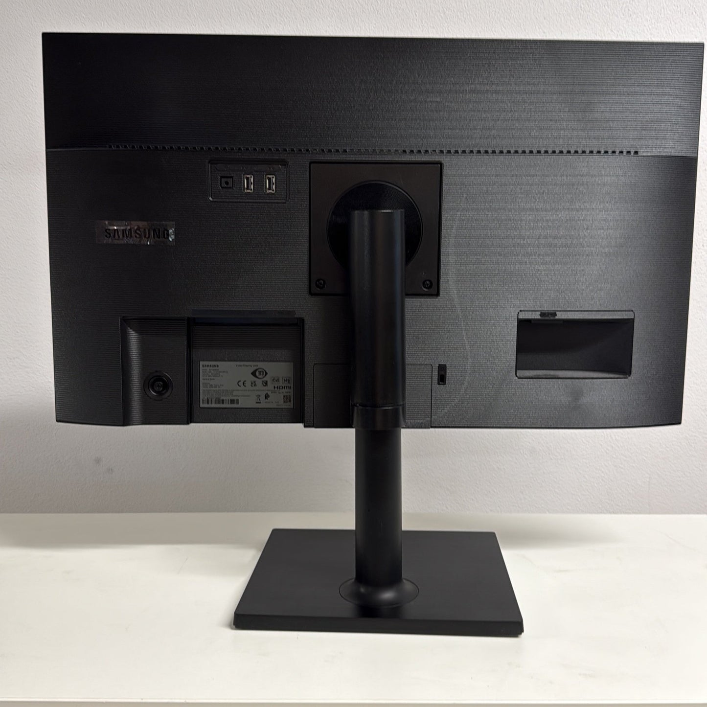 Samsung F27T450FQR — 27" Full HD IPS-skjerm