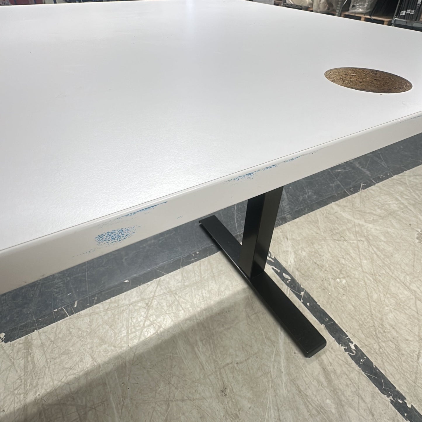 (160x80) Kinnarps skrivebord i hvit
