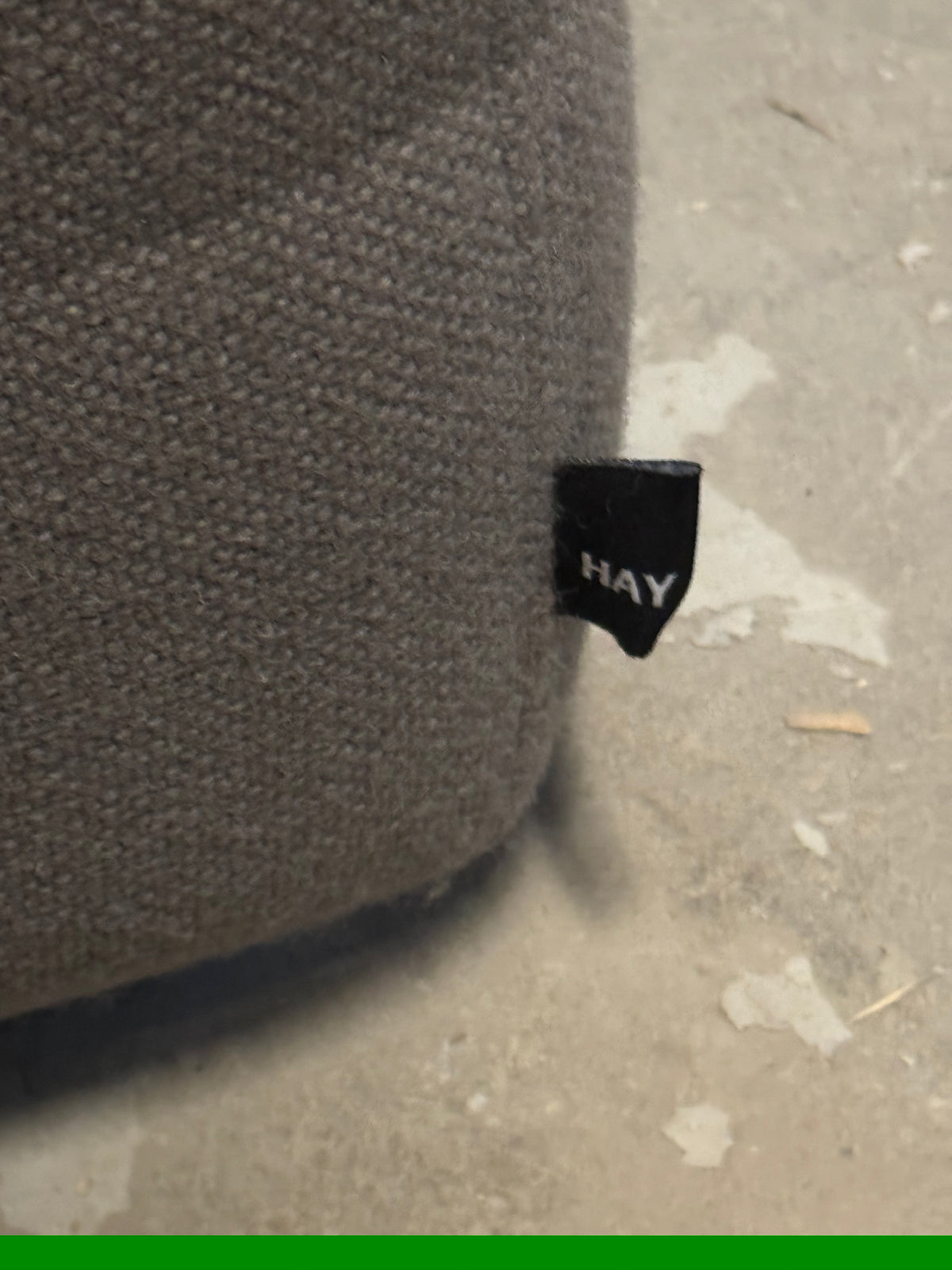 Sittepuff fra HAY i lys grå, stoff