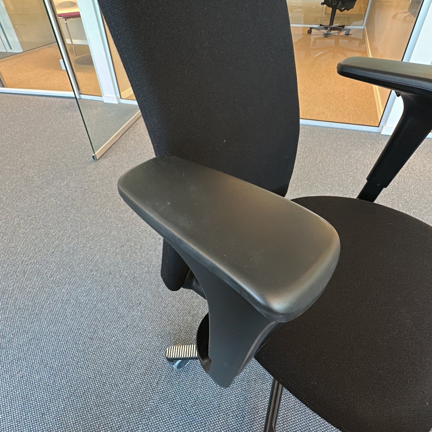 Sofi 7310 kontorstol fra HÅG i svart