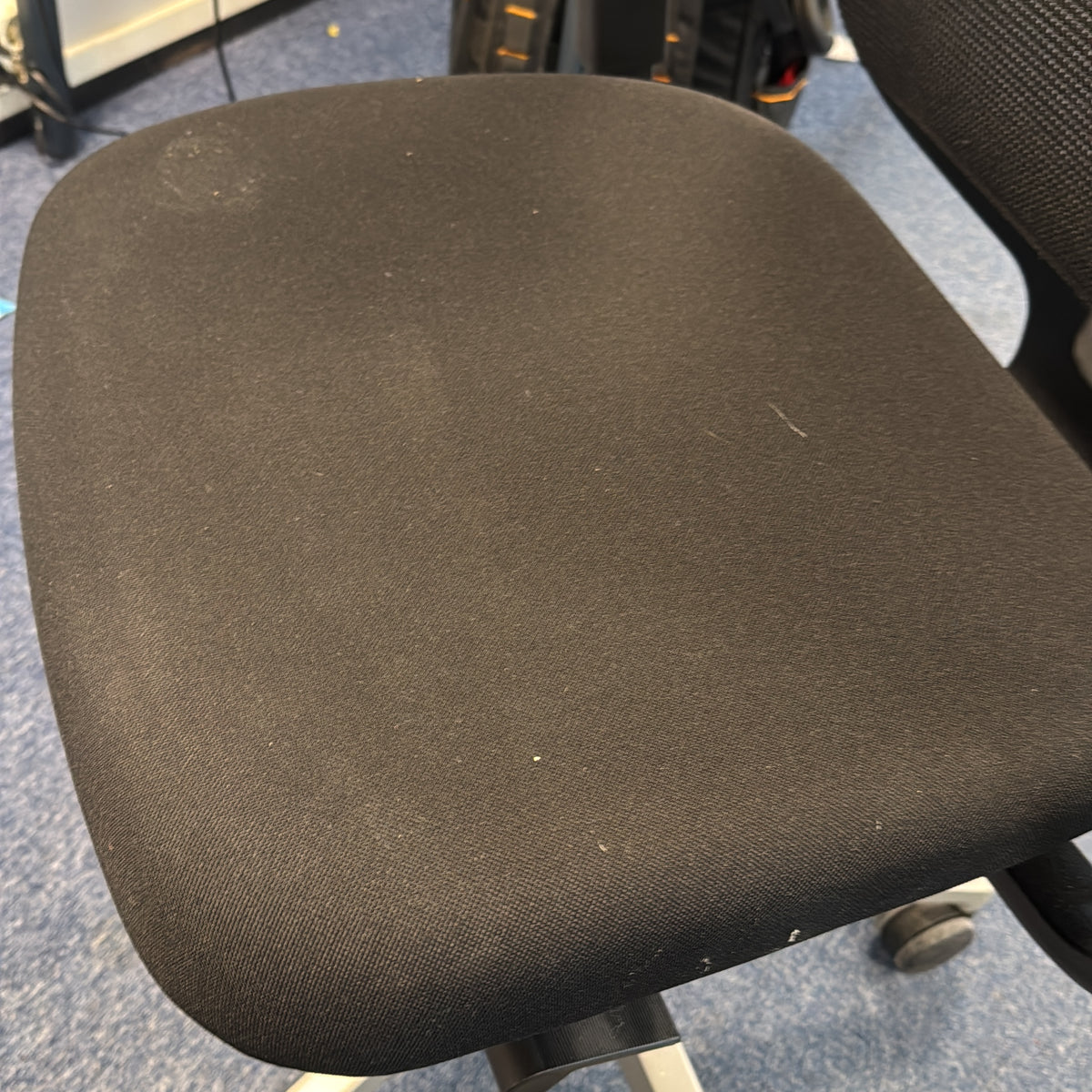 Reply kontorstol fra Steelcase i svart