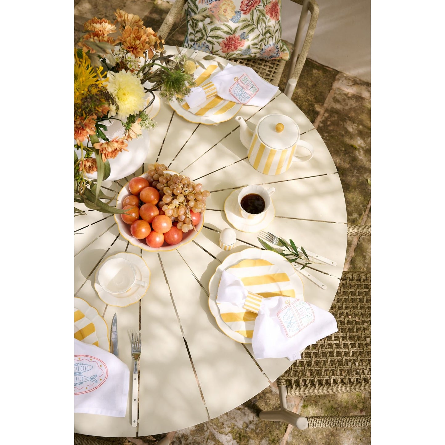 Blake hagebord offwhite - Ø120 cm fra Kid