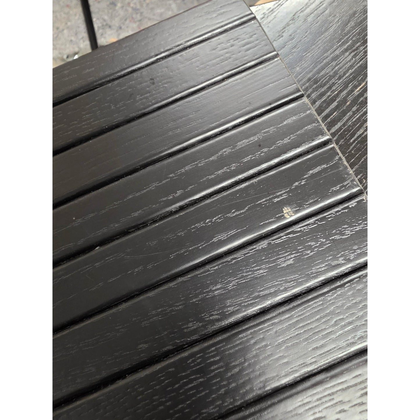 Fiola stuebord fra A-Møbler, svart eik, Ø45 cm