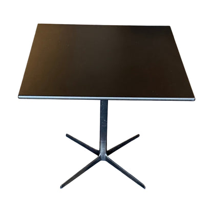 Arper Wim sort loungebord, 80x80 cm, H74 cm