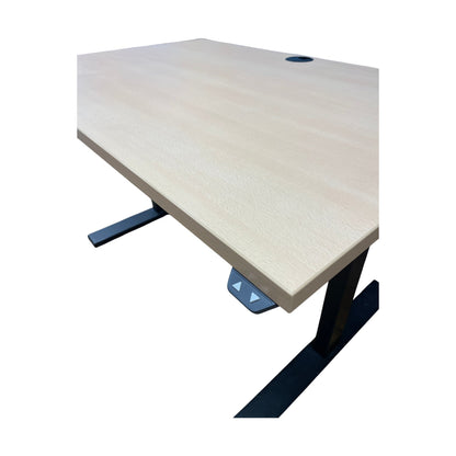 Elektrisk hev/senk skrivebord fra Kontor Konsult, trefarget plate, 120x80 cm
