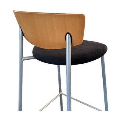 Barstol fra EFG Hov+Dokka, svart med treramme, 102 cm høy