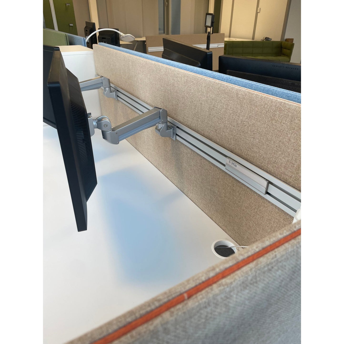 Skjermarm i grå aluminium – 40 cm