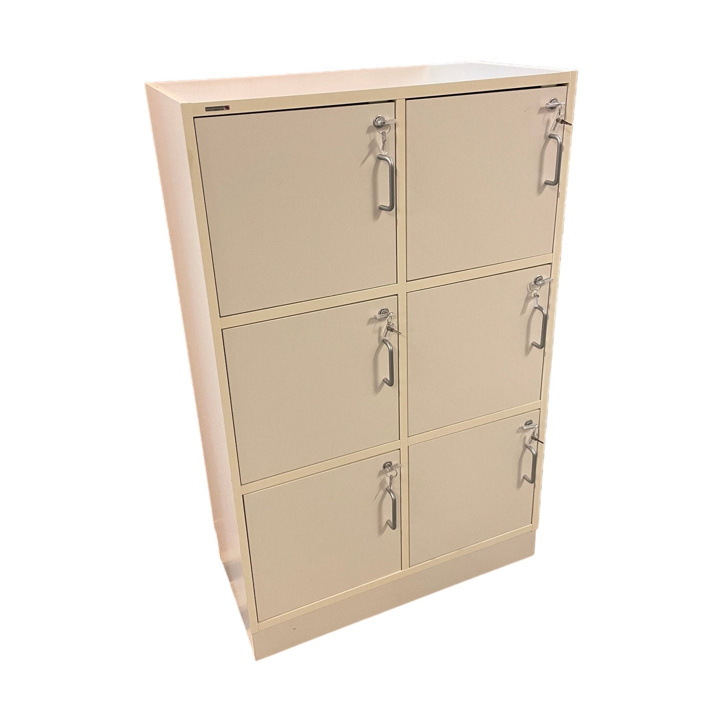 Småromsskap fra Svenheim, hvit, med 6 dører