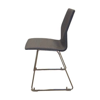 Møteromsstol fra Ocee & Four design, blå stoff