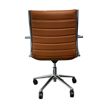 Classic Manager møteromsstol fra Sitland, cognac, med hjul