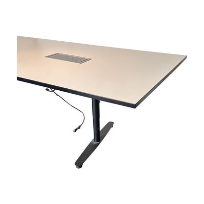 Møtebord i hvit laminat fra Edsbyn, 240x100 cm