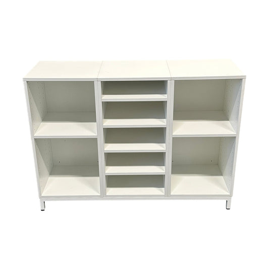 Bokhylle i hvit fra QBUS – 3 hyller, B120 cm