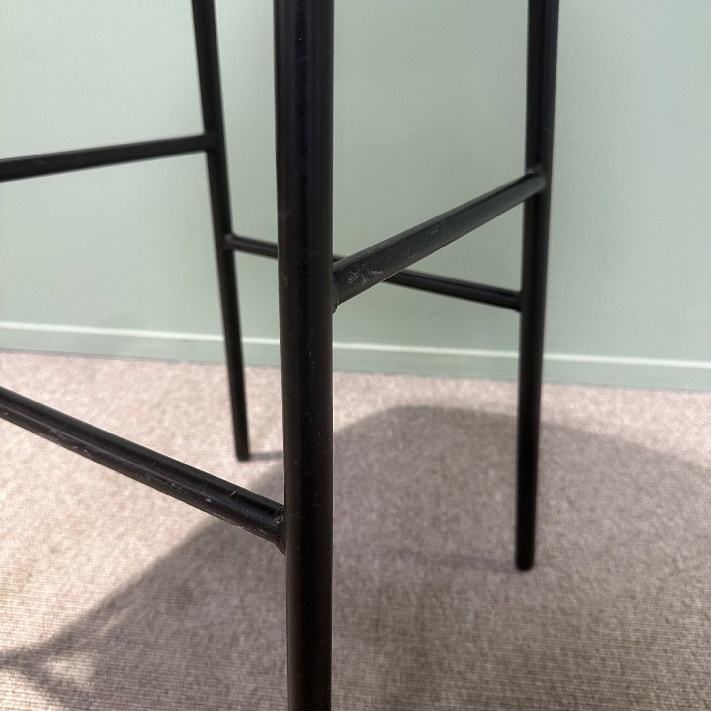 Normann Copenhagen barstol i grå, 80 cm høy