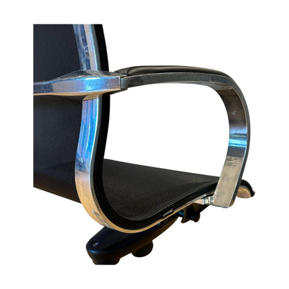 Emmegi møteromsstol i mesh