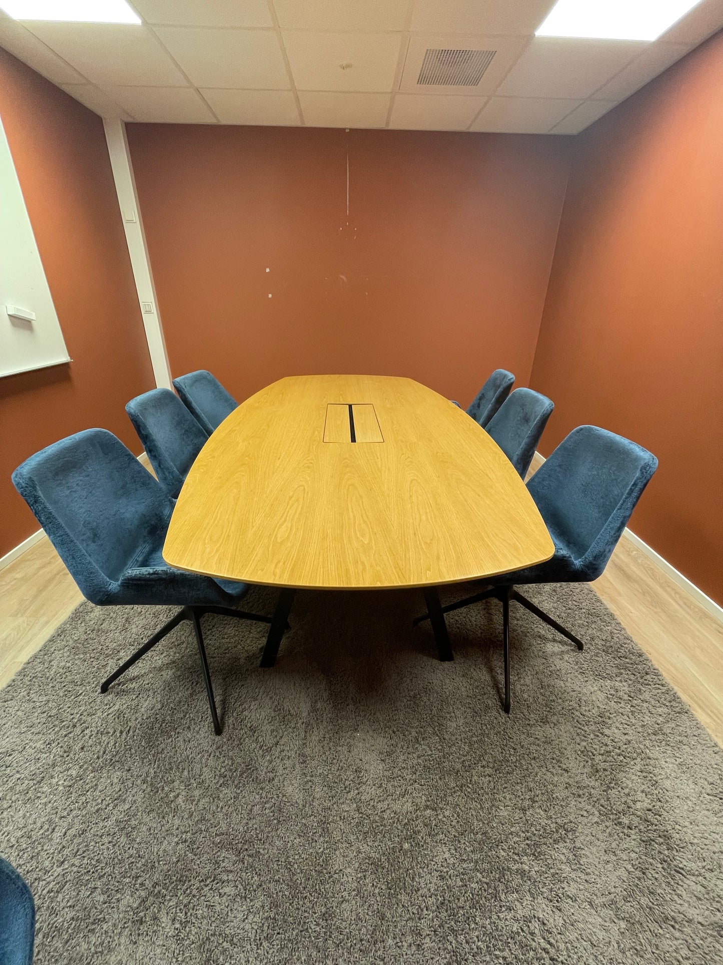 Moderne møtebord med trefarget laminat, 240x120 cm