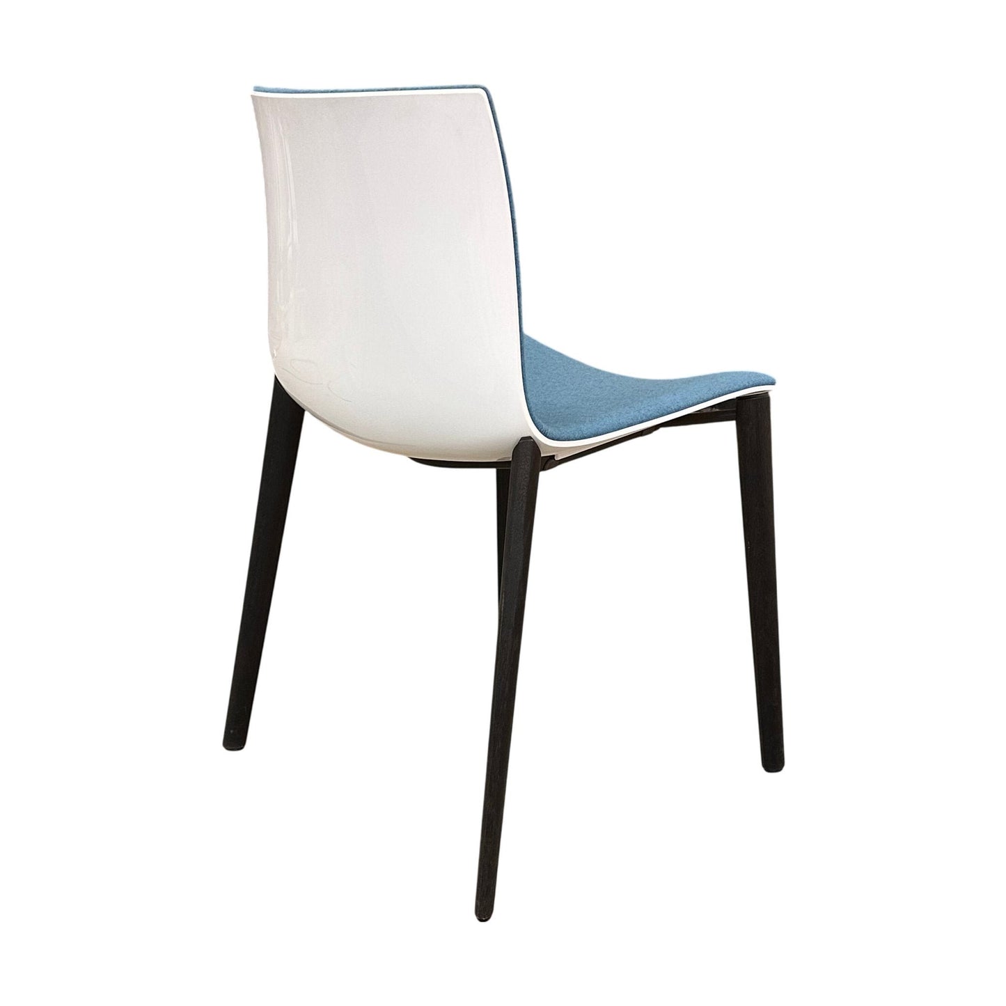 Møteromsstol fra Arper Catifa, polstrert, i god tilstand