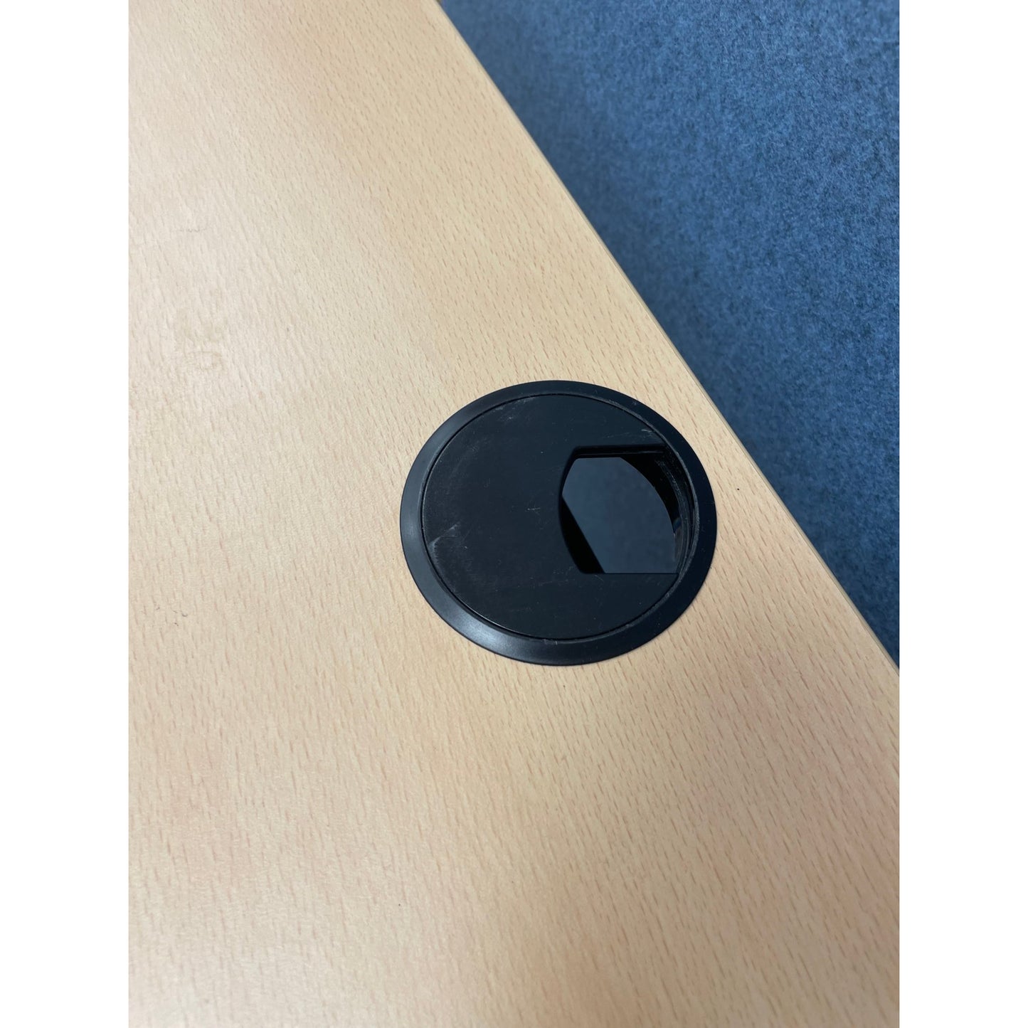 Elektrisk hev/senk skrivebord fra Kontor Konsult, trefarget plate, 120x80 cm