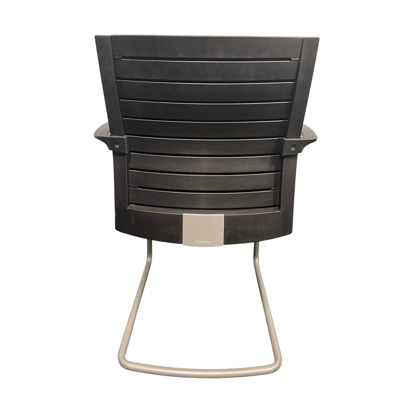 Sarb konferansestol fra Steelcase, svart stoff, med armlener