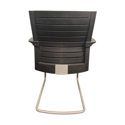 Sarb konferansestol fra Steelcase, svart stoff, med armlener