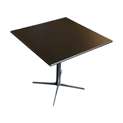 Arper Wim sort loungebord, 80x80 cm, H74 cm