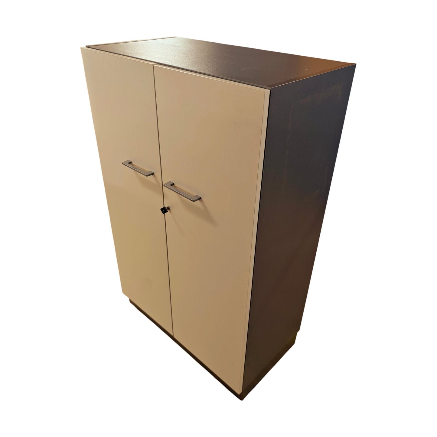 Låsbart skap fra Materia, grå, med to dører