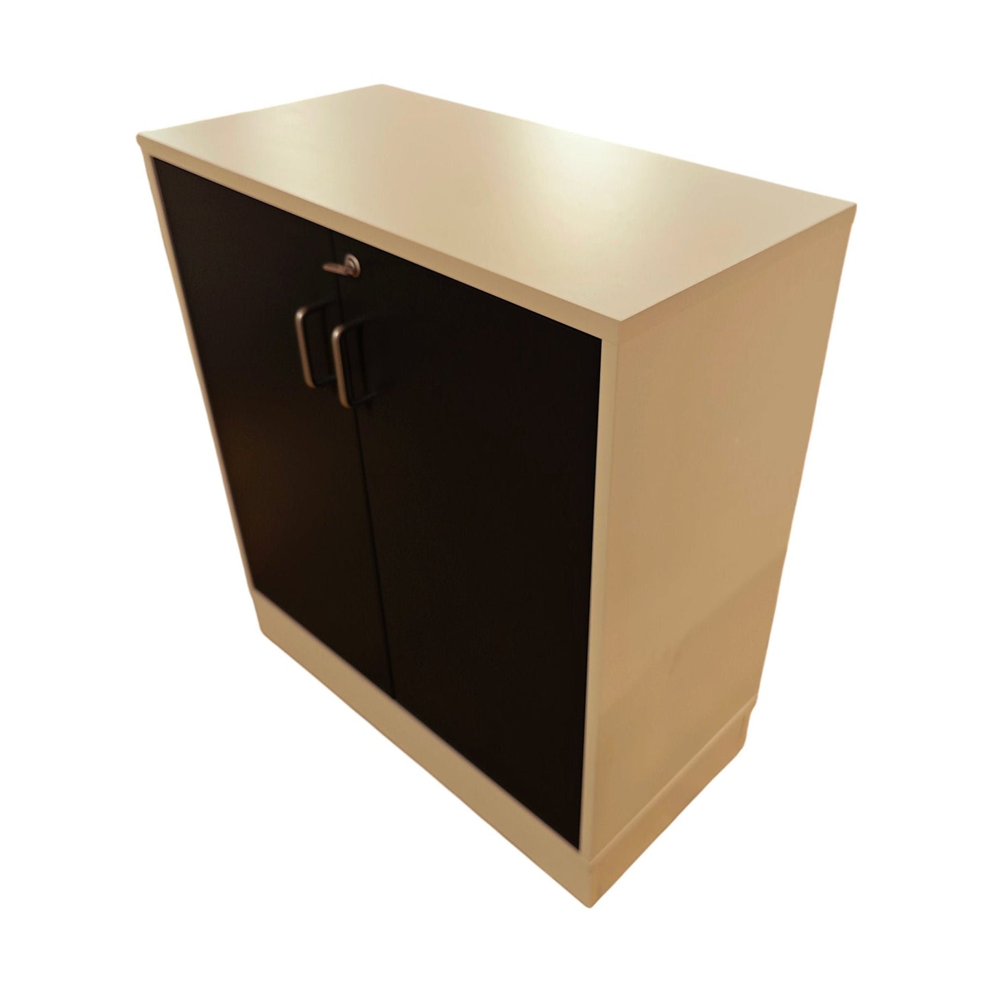 Låsbart arkivskap fra Svenheim, hvit med grå dører