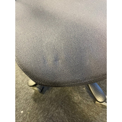 Kontorstol med nakkestøtte fra Kinnarps, Freefloat 6000, grå