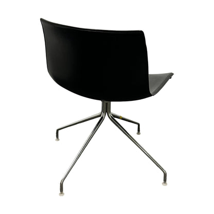 Catifa 53 spisestol i sort skinn