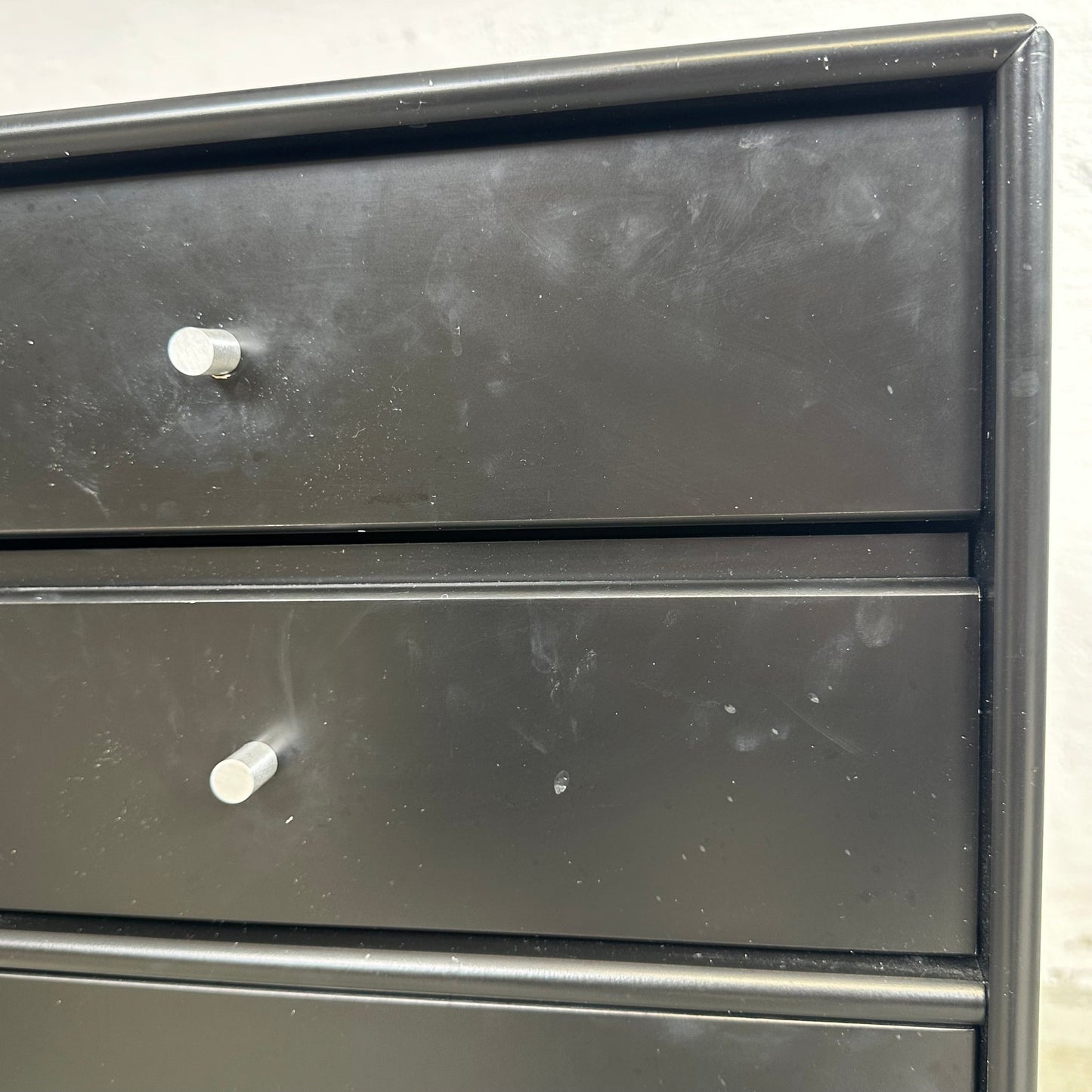 Hylle fra Montana, svart