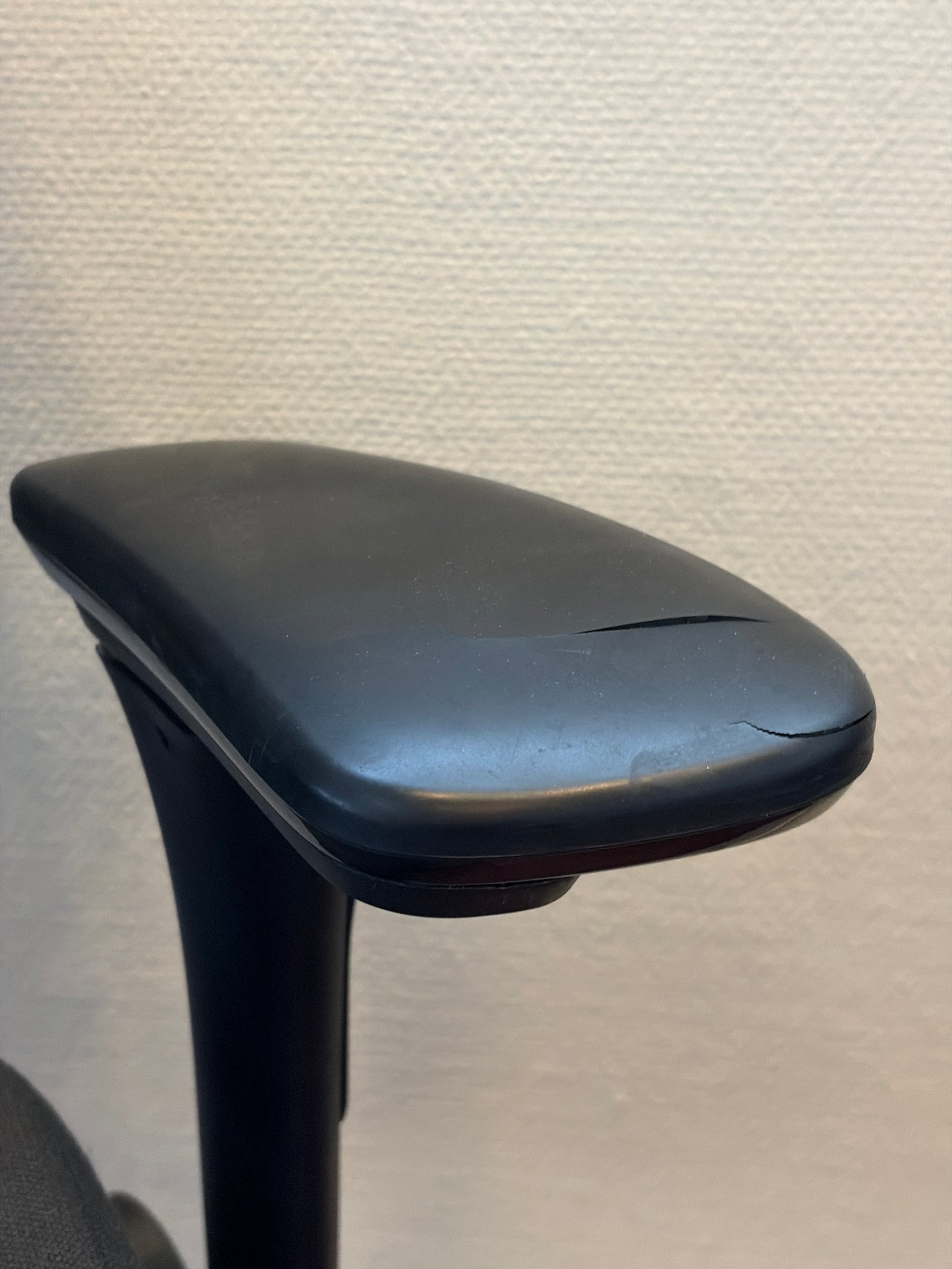 Kinnarps 9000 kontorstol m/ justerbare armlener