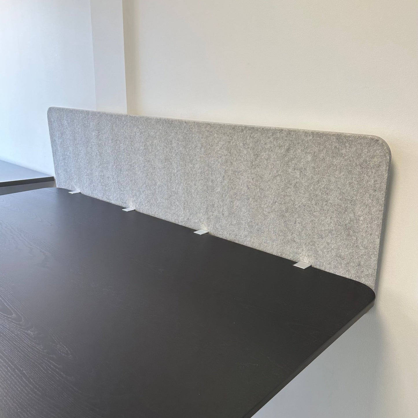 Elif skillevegg fra IKEA, 160x48 cm, grå