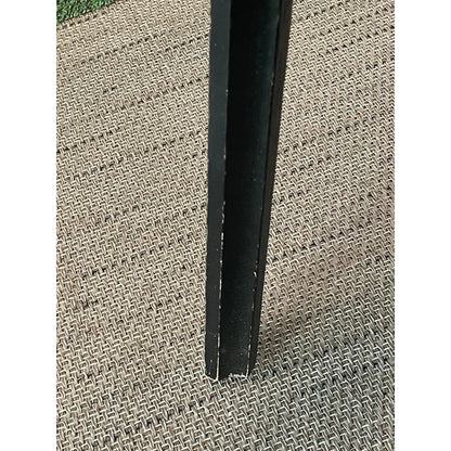 Hay about a stool, grå