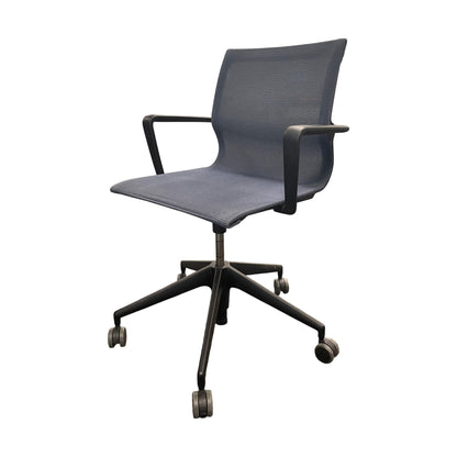 Physix møteromsstol fra Vitra, blå