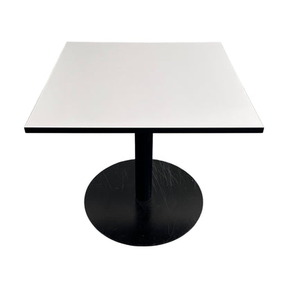 Loungebord i hvit laminat fra Edsbyn Cone, 80x80 cm