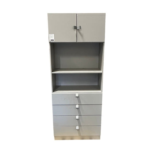 Bokhylle QBUS, 4 hyller, sokkel, H2020 B800 D400 mm, lys grå