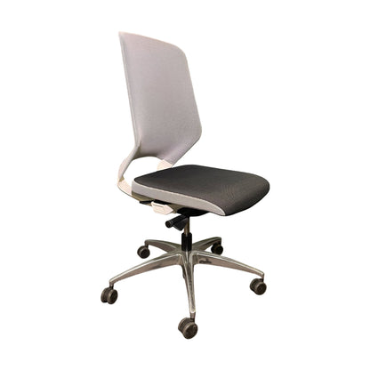 Esencia Drabert kontorstol fra Kinnarps, hvit og grå