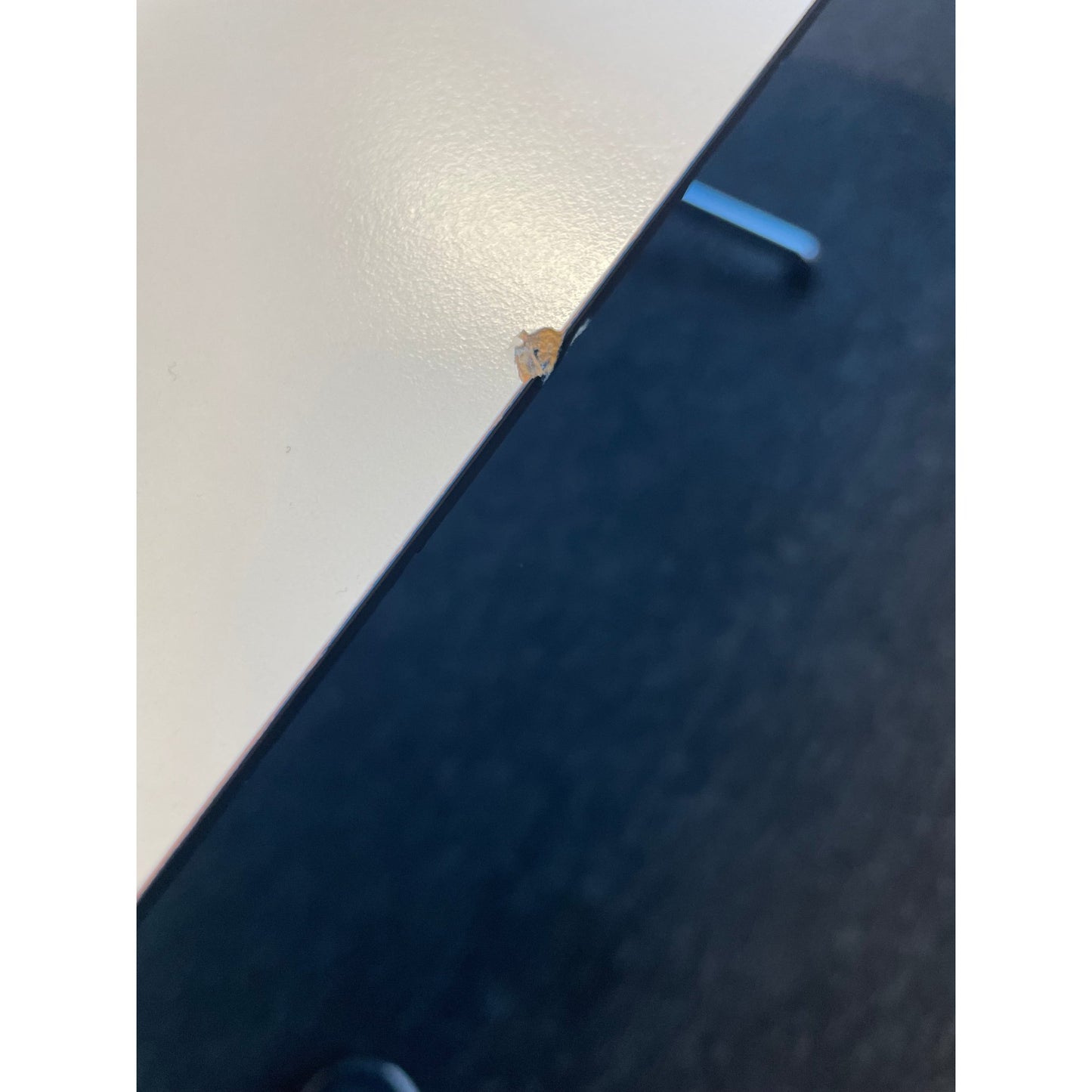 Hvitt møtebord med sort kant og krom ben, 250x110x74 cm