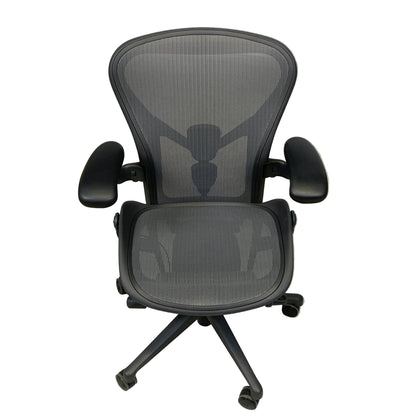 Aeron fra Herman Miller i Graphite, type B