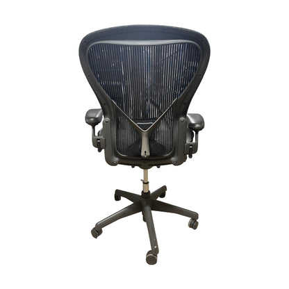 Aeron kontorstol fra Herman Miller, svart