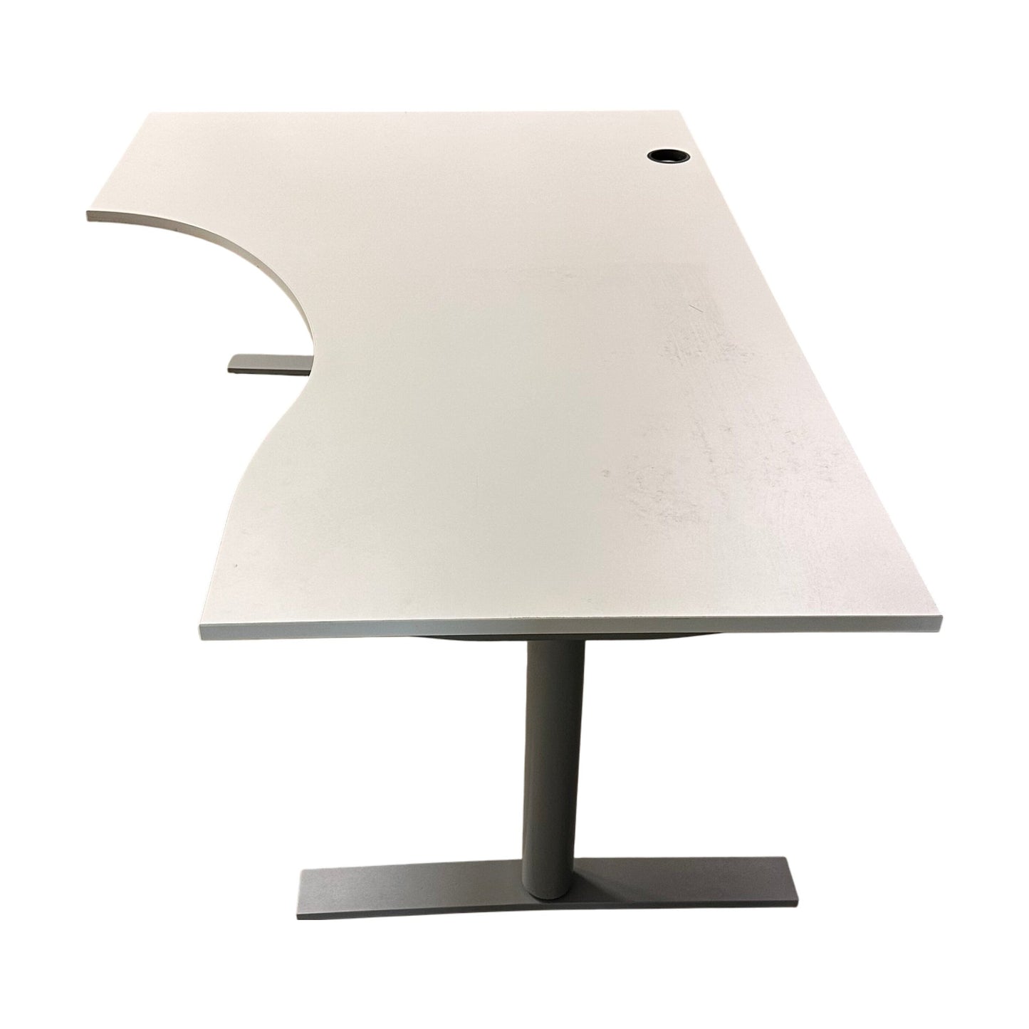 Elektrisk hev/senk hjørnebord fra Kinnarps, 180x120cm