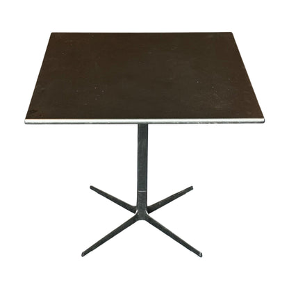 Arper Wim sort loungebord, 80x80 cm, H74 cm