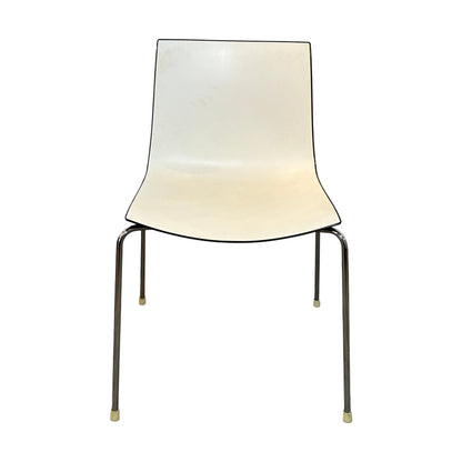 Arper Catifa 46 møteromsstol, hvit, stålramme