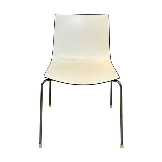 Arper Catifa 46 møteromsstol, hvit, stålramme