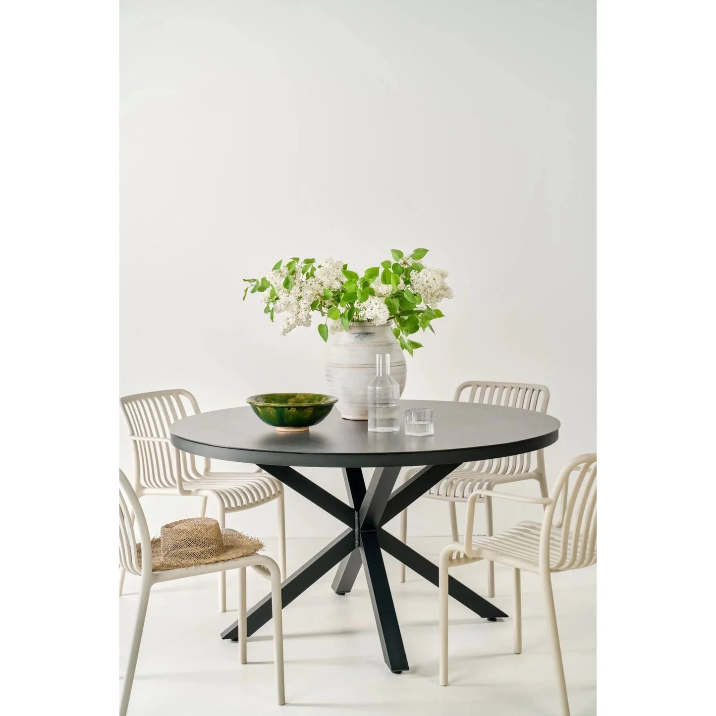 Alessandra Hagebord svart - ø140