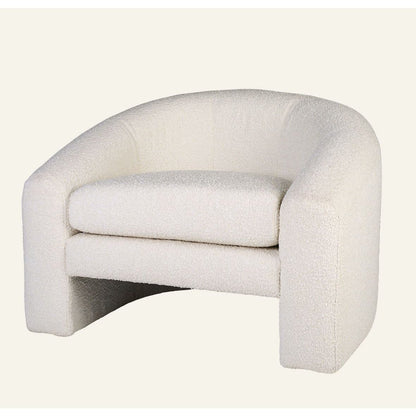 Noa Lenestol fra Kid i hvit