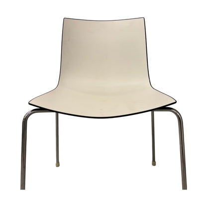 Arper Catifa 46 møteromsstol, hvit, stabelbar