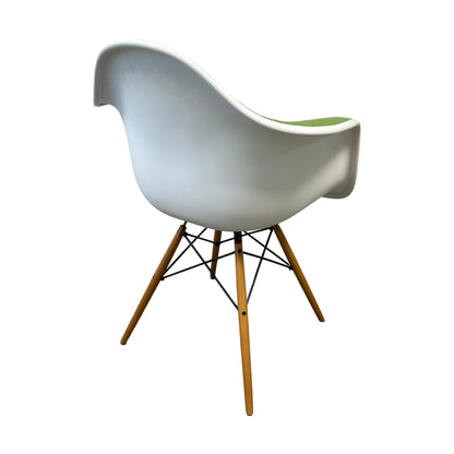 Eames spisestol fra Vitra, grønn