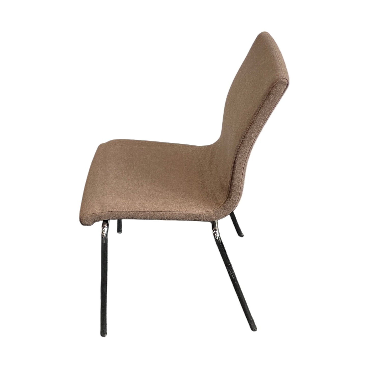 Jordfarget møteromsstol fra Skandiform