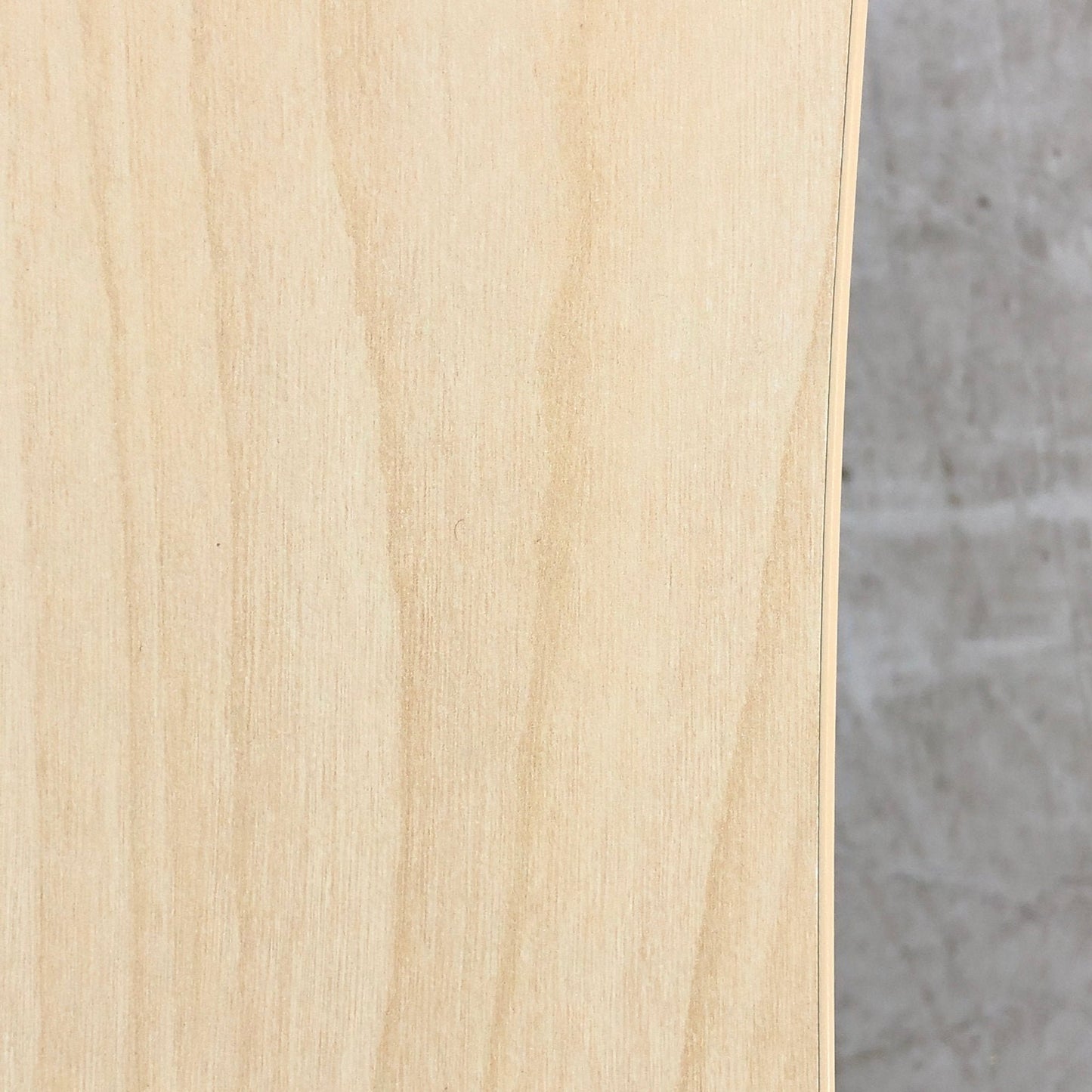 El hev/senk skrivebord med magebue fra EFG, trefarget, 160x90 cm