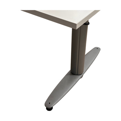 Elektrisk hev/senk skrivebord med ny bordplate fra Kinnarps, 120x80 cm